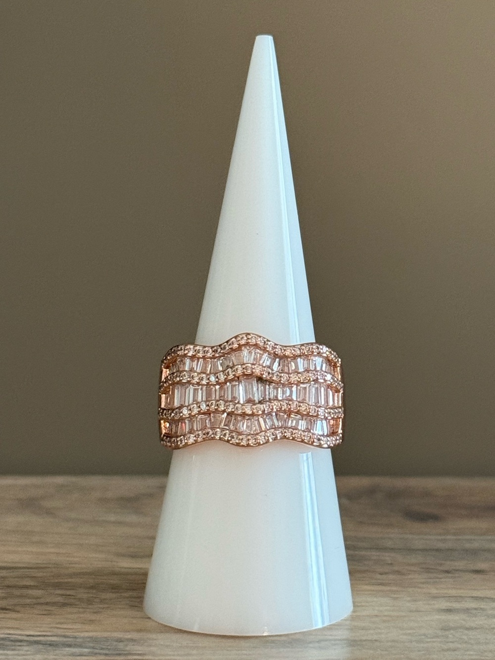 Bomb Party April 2026 Ring “Illuminated Dreams” Size 8. Brand New!